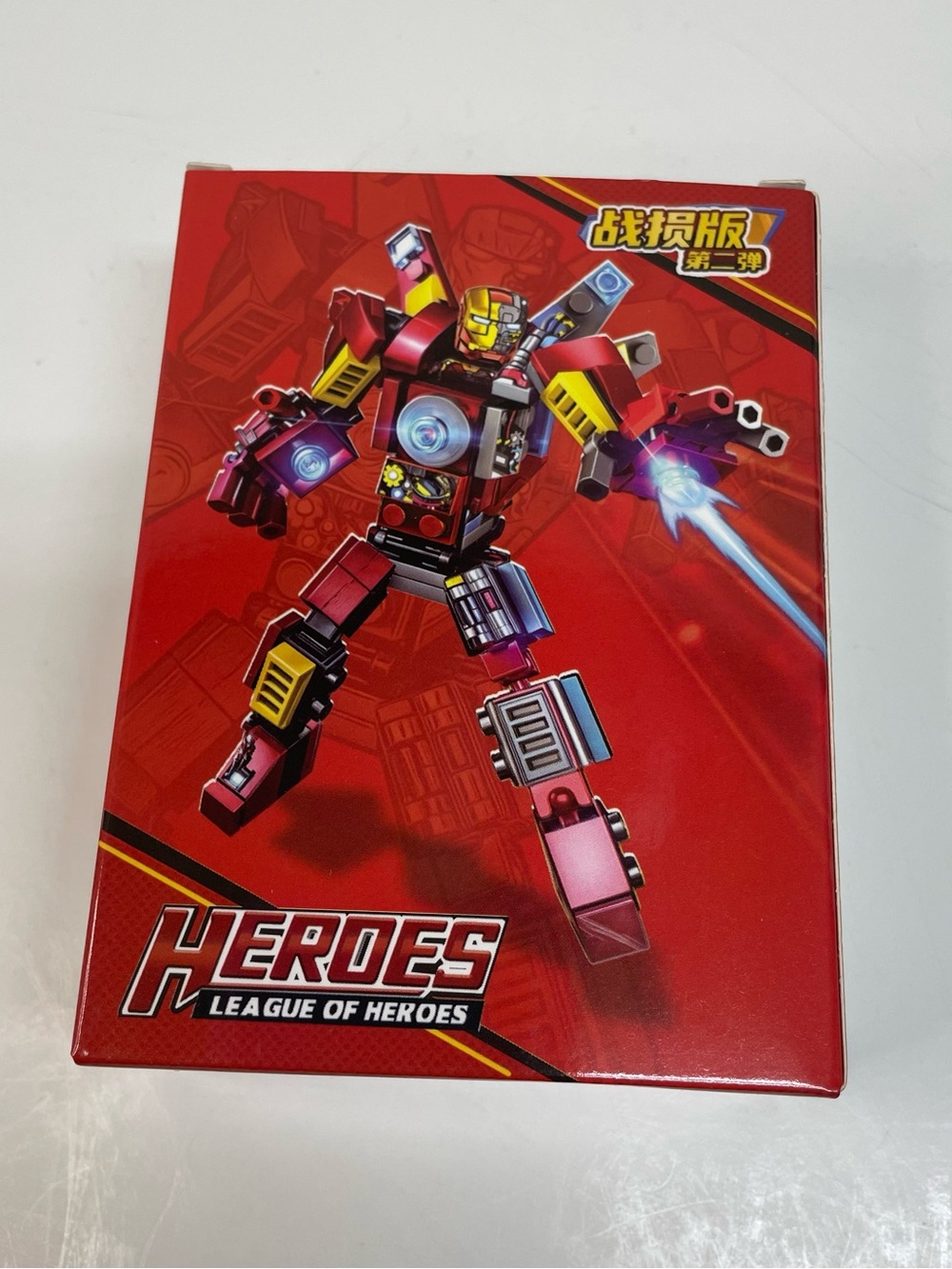 Heroes League of Heroes Figure - Red & Gold Age 6+ - Picture 3 of 3